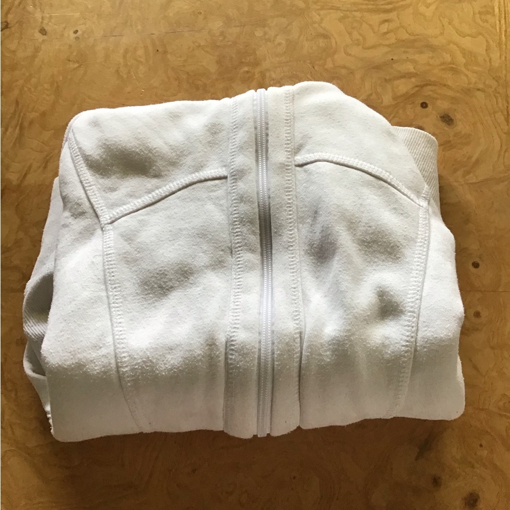 Women’s Mondetta jacket size Medium.